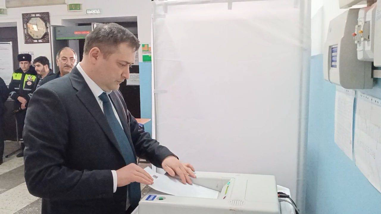 Мурад Казиев принял участие в голосовании на выборах Президента России